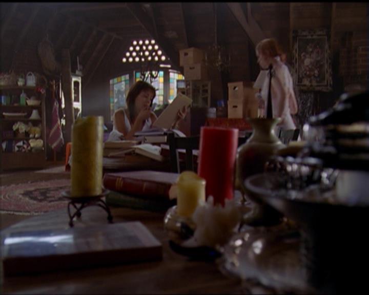 Charmed-Online_dot_net-5x01-2AWitchTail1903.jpg