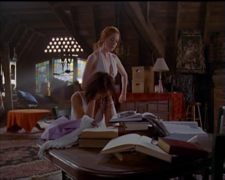 Charmed-Online_dot_net-5x01-2AWitchTail1929.jpg Charmed-Online_dot_net-5x01-2AWitchTail1929.jpg