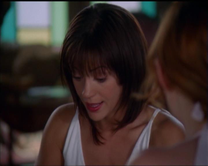 Charmed-Online_dot_net-5x01-2AWitchTail2004.jpg