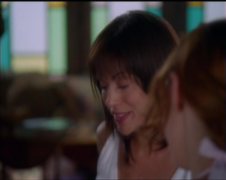 Charmed-Online_dot_net-5x01-2AWitchTail2006.jpg