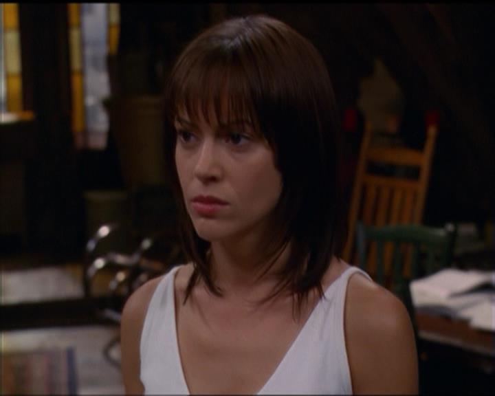Charmed-Online_dot_net-5x01-2AWitchTail2060.jpg Charmed-Online_dot_net-5x01-2AWitchTail2060.jpg