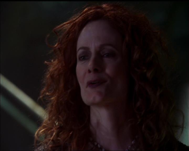 Charmed-Online_dot_net-5x01-2AWitchTail2200.jpg Charmed-Online_dot_net-5x01-2AWitchTail2200.jpg