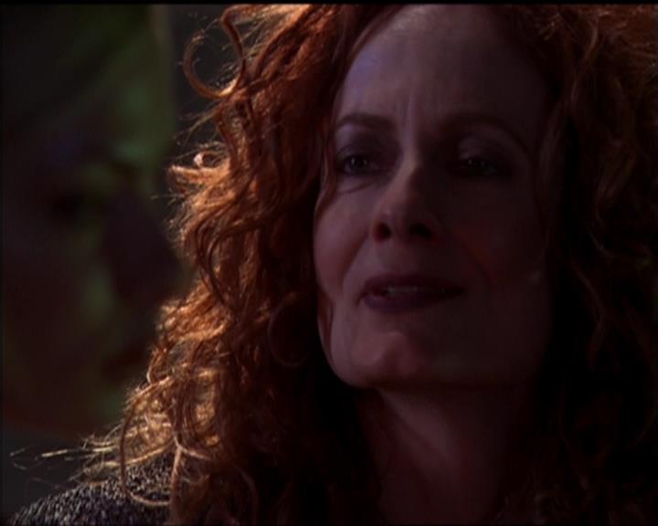 Charmed-Online_dot_net-5x01-2AWitchTail2209.jpg Charmed-Online_dot_net-5x01-2AWitchTail2209.jpg