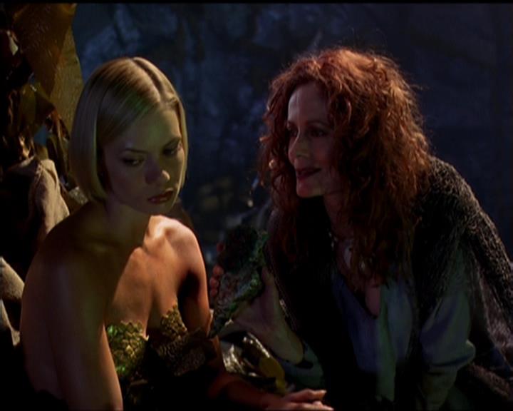 Charmed-Online_dot_net-5x01-2AWitchTail2214.jpg