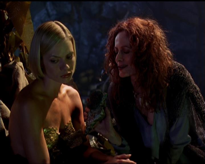 Charmed-Online_dot_net-5x01-2AWitchTail2215.jpg