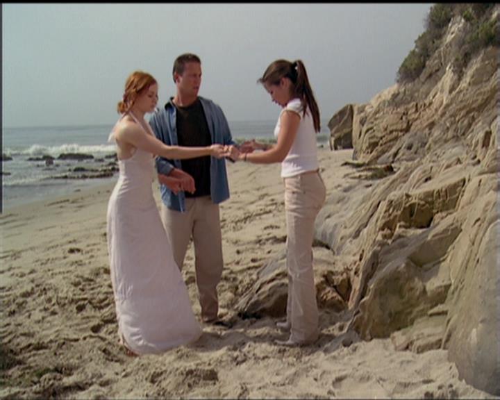 Charmed-Online_dot_net-5x01-2AWitchTail2254.jpg