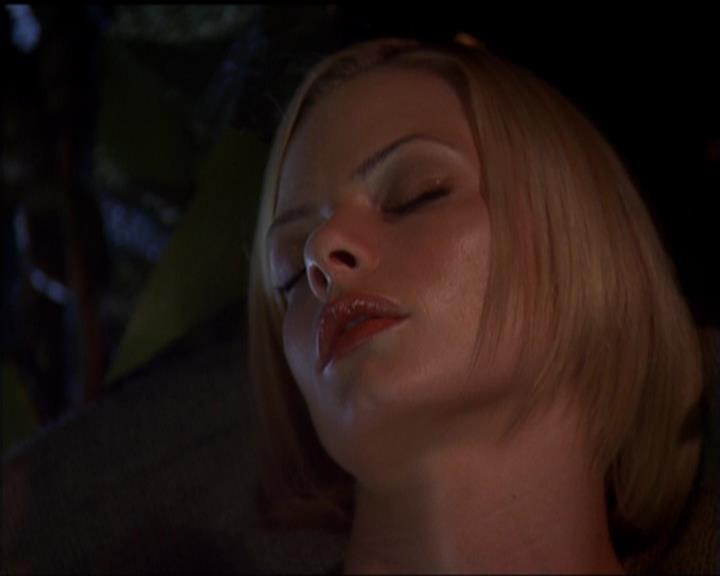 Charmed-Online_dot_net-5x01-2AWitchTail2269.jpg Charmed-Online_dot_net-5x01-2AWitchTail2269.jpg