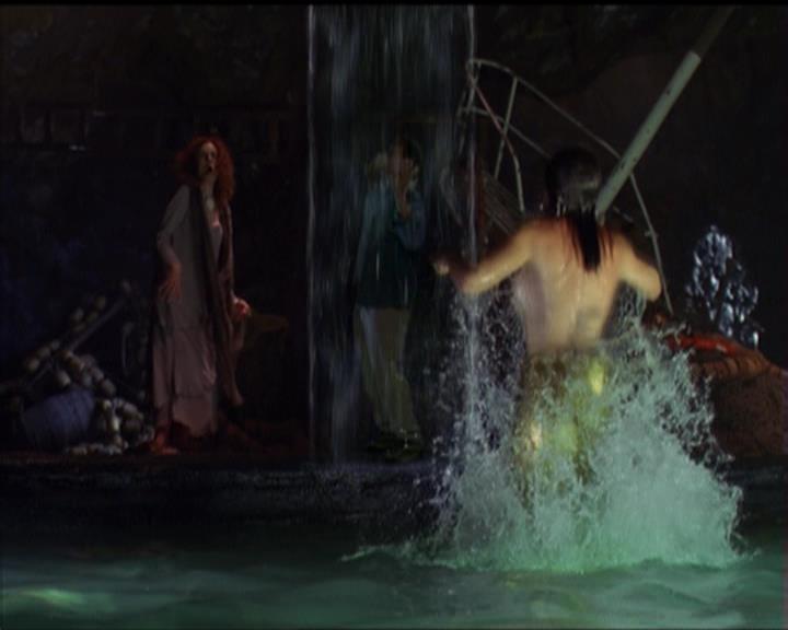 Charmed-Online_dot_net-5x01-2AWitchTail2301.jpg Charmed-Online_dot_net-5x01-2AWitchTail2301.jpg