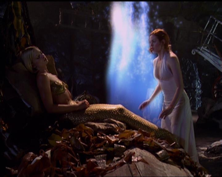 Charmed-Online_dot_net-5x01-2AWitchTail2335.jpg