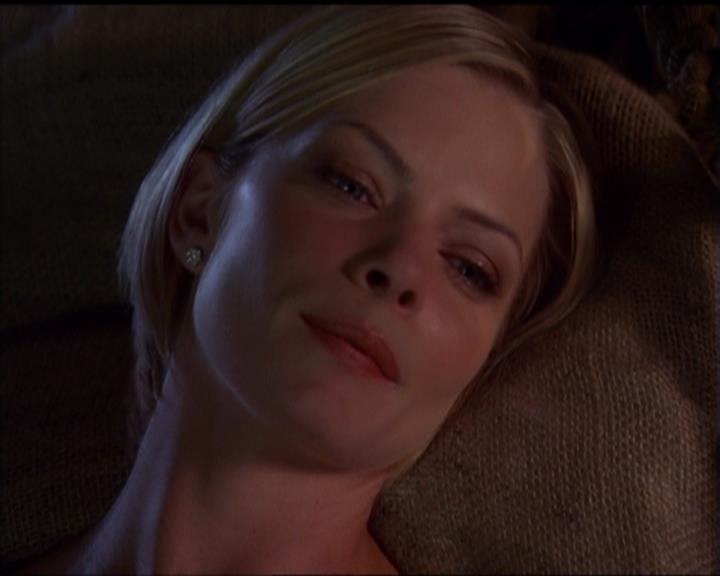 Charmed-Online_dot_net-5x01-2AWitchTail2450.jpg Charmed-Online_dot_net-5x01-2AWitchTail2450.jpg