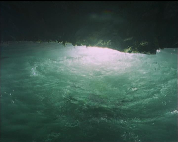 Charmed-Online_dot_net-5x01-2AWitchTail2494.jpg Charmed-Online_dot_net-5x01-2AWitchTail2494.jpg