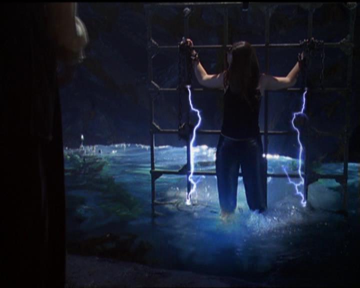 Charmed-Online_dot_net-5x02AWitchsTailPart2-1619.jpg