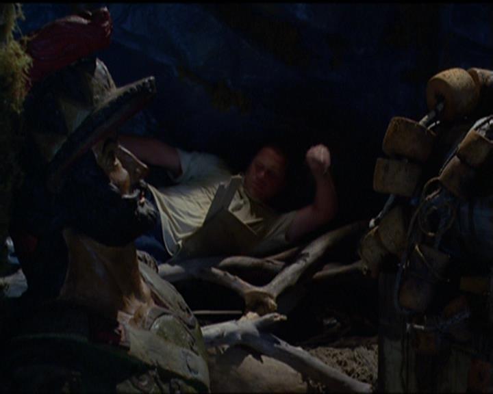 Charmed-Online_dot_net-5x02AWitchsTailPart2-2003.jpg Charmed-Online_dot_net-5x02AWitchsTailPart2-2003.jpg