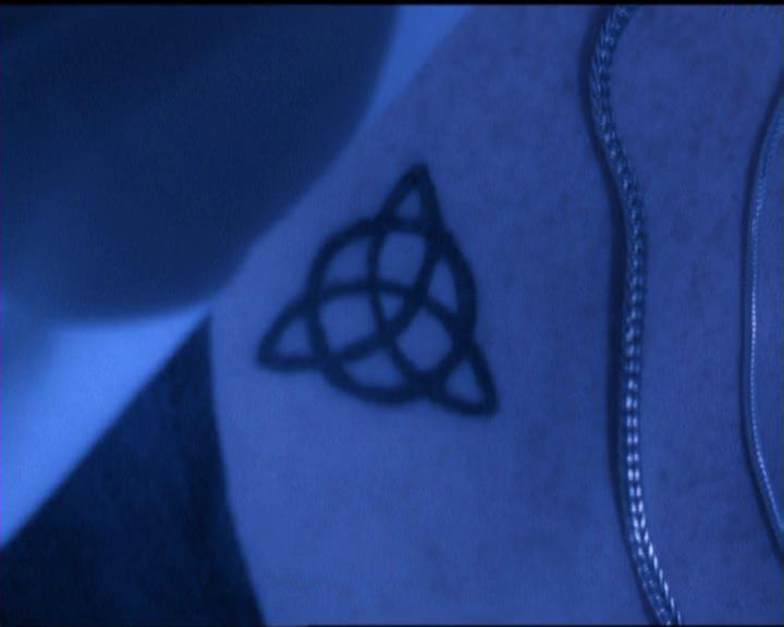 Charmed-Online_dot_net-5x03SirensSong0206.jpg Charmed-Online_dot_net-5x03SirensSong0206.jpg