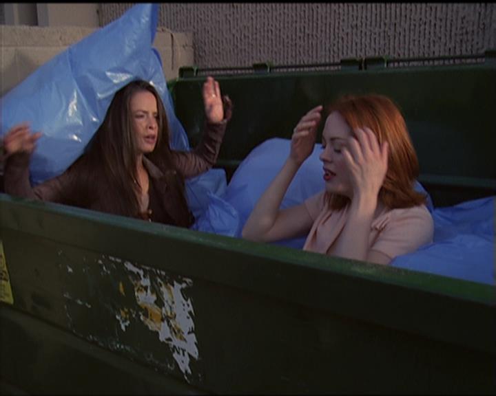 Charmed-Online_dot_net-5x03SirensSong0975.jpg Charmed-Online_dot_net-5x03SirensSong0975.jpg