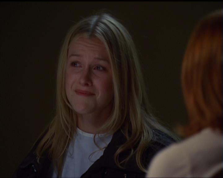 Charmed-Online_dot_net-5x03SirensSong1928.jpg Charmed-Online_dot_net-5x03SirensSong1928.jpg