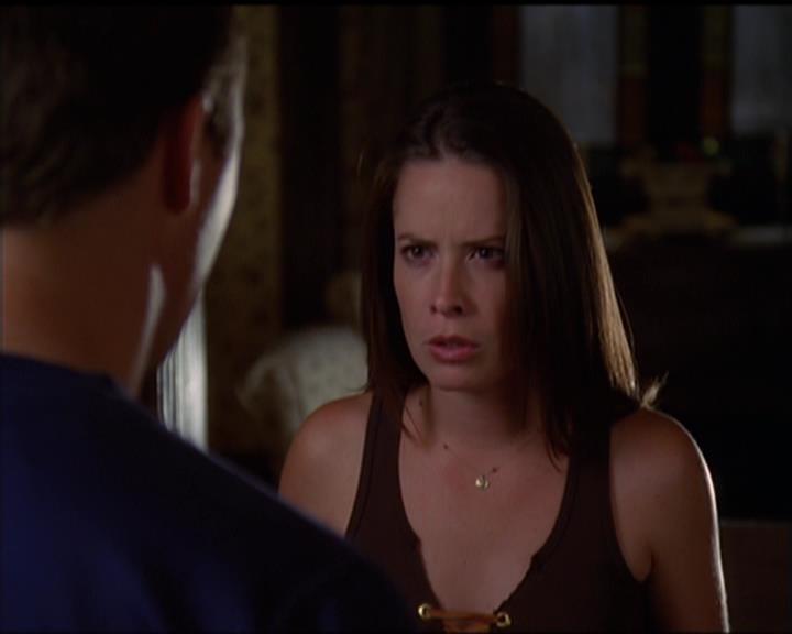 Charmed-Online_dot_net-5x03SirensSong2005.jpg Charmed-Online_dot_net-5x03SirensSong2005.jpg