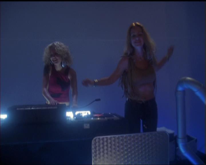 Charmed-Online-dot-net_5x05WitchesInTights0013.jpg Charmed-Online-dot-net_5x05WitchesInTights0013.jpg