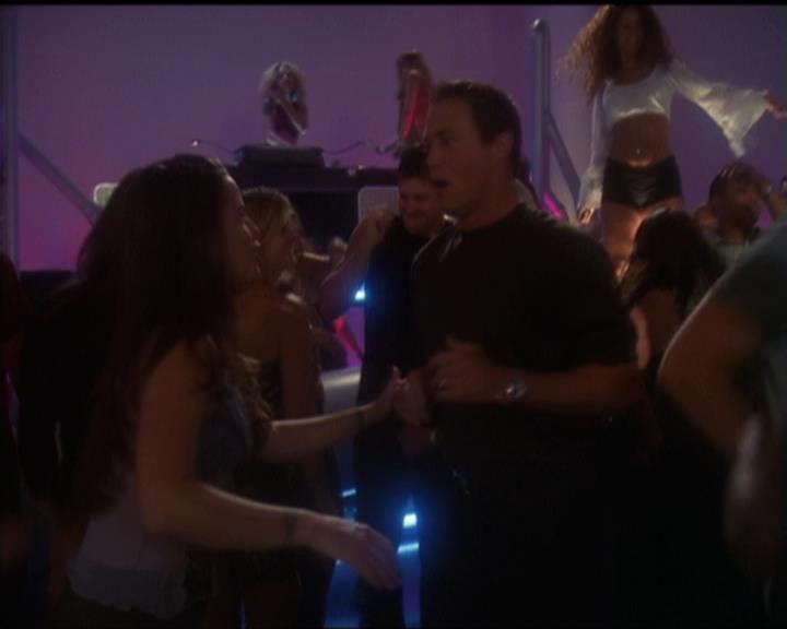 Charmed-Online-dot-net_5x05WitchesInTights0030.jpg