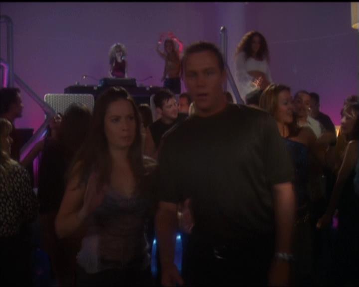 Charmed-Online-dot-net_5x05WitchesInTights0037.jpg