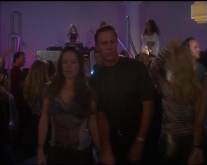Charmed-Online-dot-net_5x05WitchesInTights0040.jpg