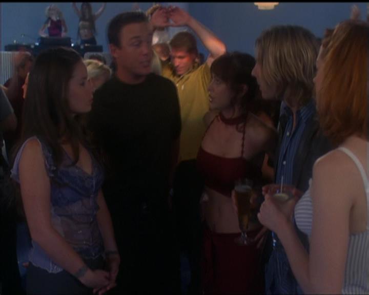 Charmed-Online-dot-net_5x05WitchesInTights0101.jpg Charmed-Online-dot-net_5x05WitchesInTights0101.jpg