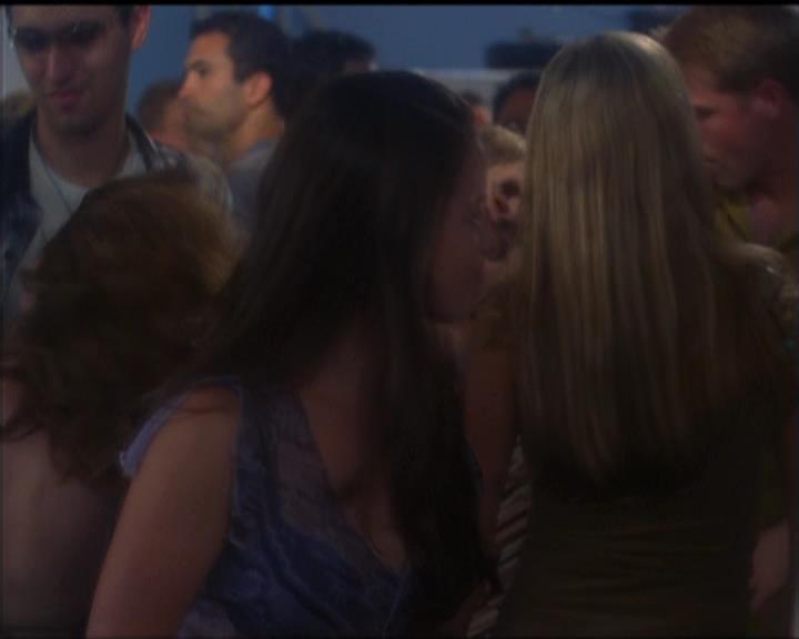 Charmed-Online-dot-net_5x05WitchesInTights0118.jpg
