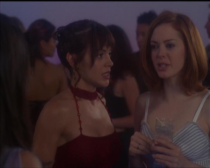 Charmed-Online-dot-net_5x05WitchesInTights0129.jpg