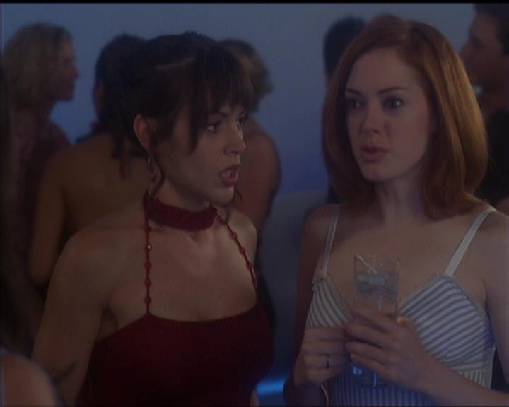 Charmed-Online-dot-net_5x05WitchesInTights0136.jpg
