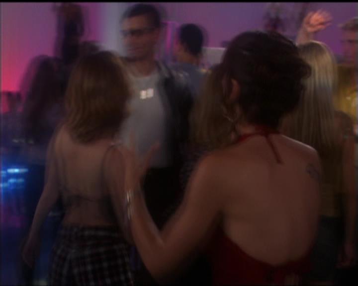 Charmed-Online-dot-net_5x05WitchesInTights0148.jpg