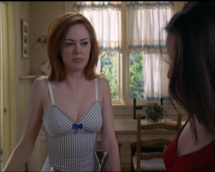 Charmed-Online-dot-net_5x05WitchesInTights0472.jpg