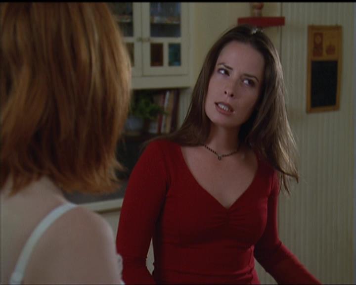 Charmed-Online-dot-net_5x05WitchesInTights0483.jpg