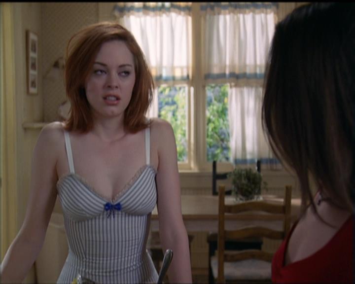 Charmed-Online-dot-net_5x05WitchesInTights0494.jpg