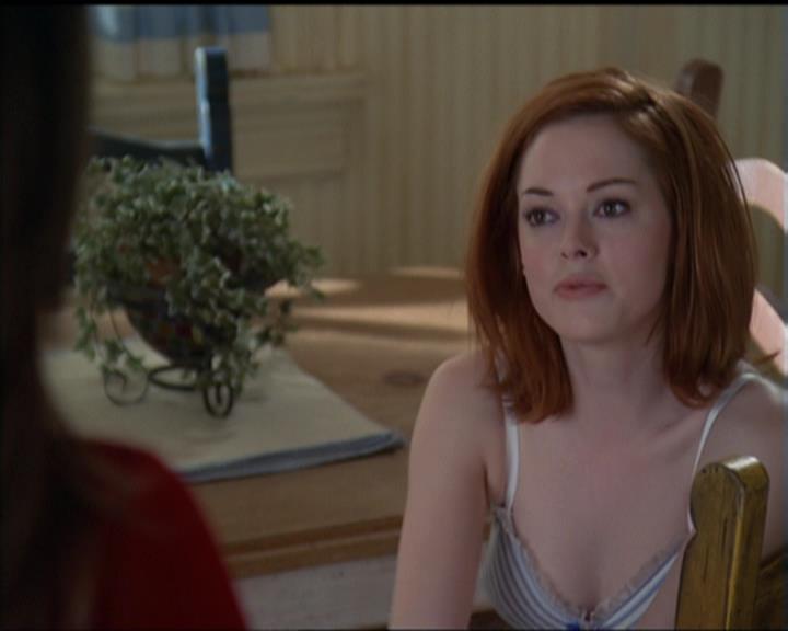 Charmed-Online-dot-net_5x05WitchesInTights0504.jpg