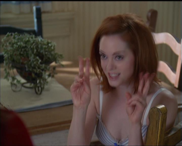 Charmed-Online-dot-net_5x05WitchesInTights0509.jpg