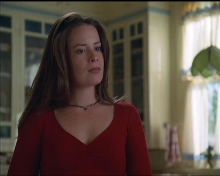 Charmed-Online-dot-net_5x05WitchesInTights0531.jpg