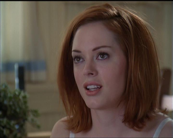 Charmed-Online-dot-net_5x05WitchesInTights0576.jpg