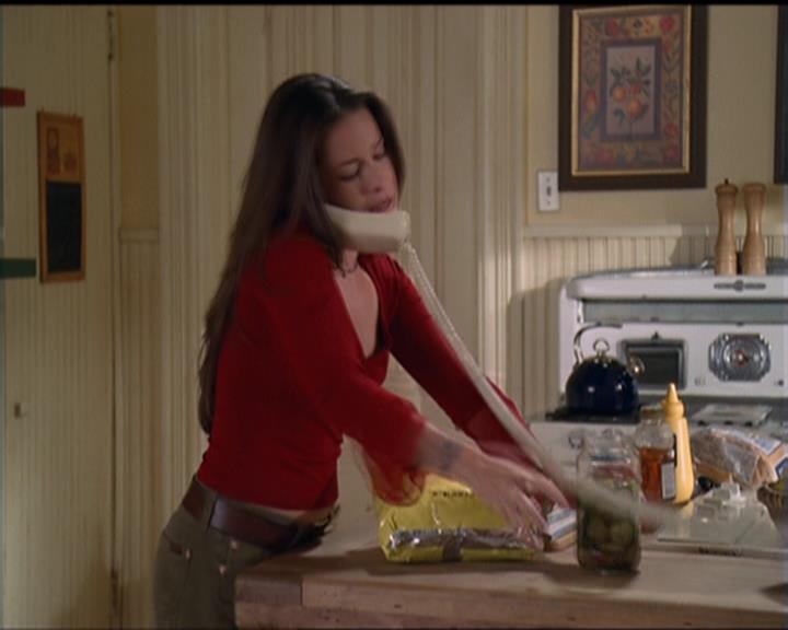 Charmed-Online-dot-net_5x05WitchesInTights0814.jpg