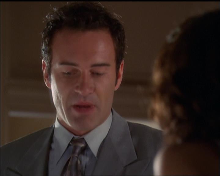 Charmed-Online-dot-net_5x05WitchesInTights0888.jpg