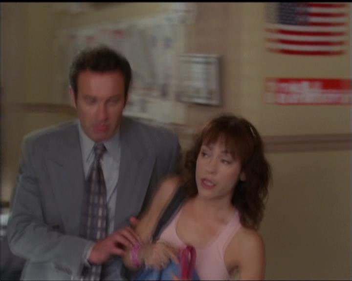 Charmed-Online-dot-net_5x05WitchesInTights0901.jpg