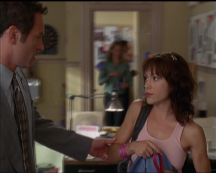 Charmed-Online-dot-net_5x05WitchesInTights0902.jpg
