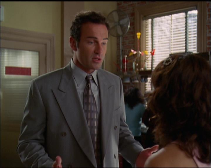 Charmed-Online-dot-net_5x05WitchesInTights0909.jpg