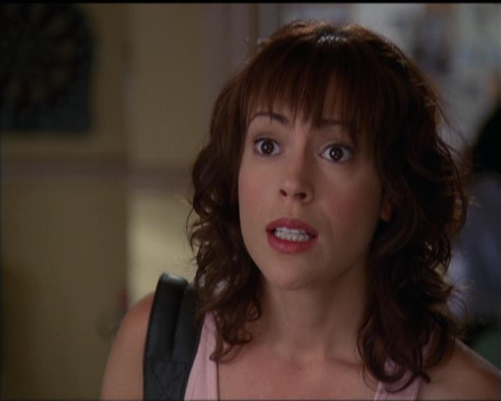 Charmed-Online-dot-net_5x05WitchesInTights0917.jpg
