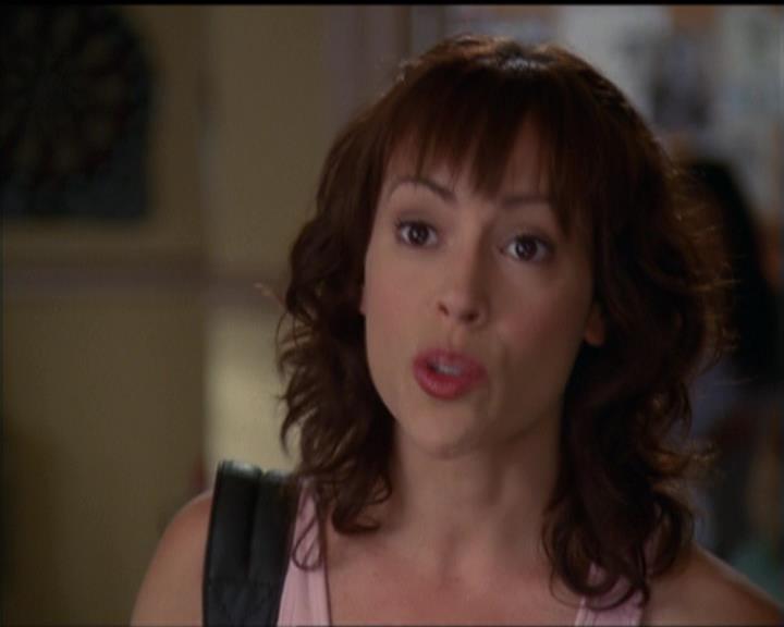 Charmed-Online-dot-net_5x05WitchesInTights0922.jpg