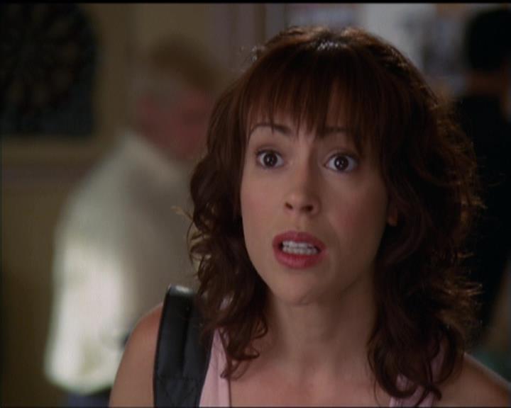 Charmed-Online-dot-net_5x05WitchesInTights0932.jpg