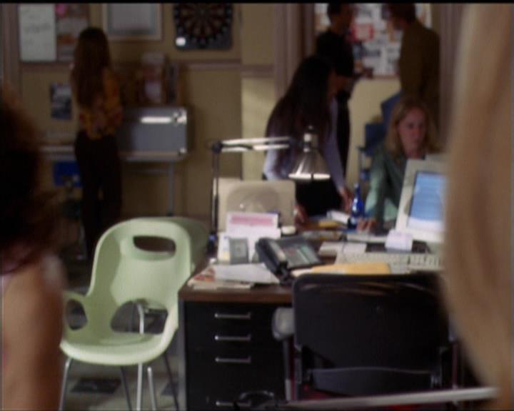 Charmed-Online-dot-net_5x05WitchesInTights0947.jpg