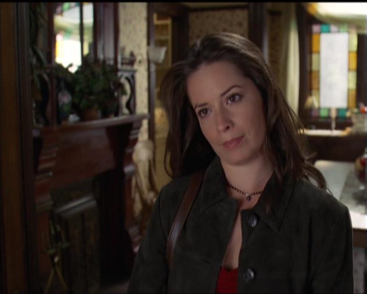 Charmed-Online-dot-net_5x05WitchesInTights1067.jpg