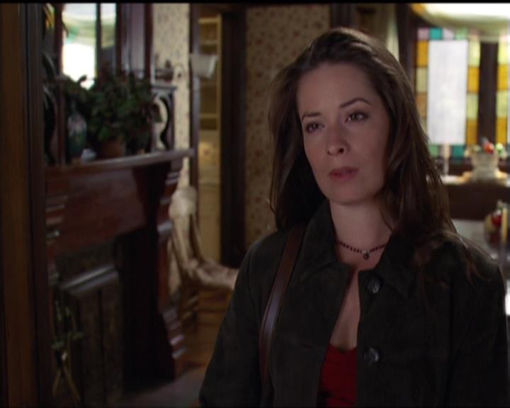 Charmed-Online-dot-net_5x05WitchesInTights1082.jpg