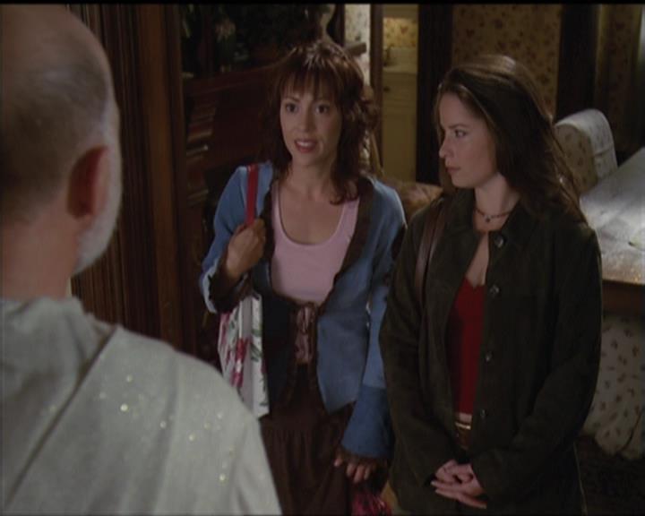 Charmed-Online-dot-net_5x05WitchesInTights1100.jpg