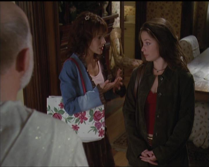 Charmed-Online-dot-net_5x05WitchesInTights1103.jpg